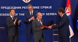 Në prani të Macron-it e Vuçiç-it zyrtarizohet blerja e avionëve luftarakë “Rafale” ne-prani-te-macron-it-e-vucic-it-zyrtarizohet-blerja-e-avioneve-luftarake-“rafale”