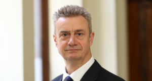 Ambasadori britanik: Të zbatohet Marrëveshja e Ohrit, zhgënjyese që janë ndërprerë bisedimet e dialogut ambasadori-britanik:-te-zbatohet-marreveshja-e-ohrit,-zhgenjyese-qe-jane-nderprere-bisedimet-e-dialogut