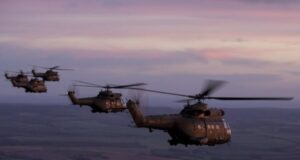 Britania pezullon dërgimin e disa armëve të fuqishme drejt Izraelit britania-pezullon-dergimin-e-disa-armeve-te-fuqishme-drejt-izraelit