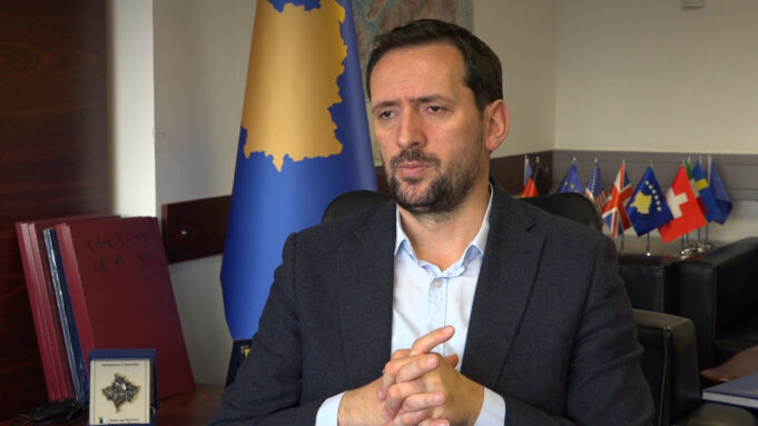 nga-njohja-personale-me-akademik-pajazit-nushi