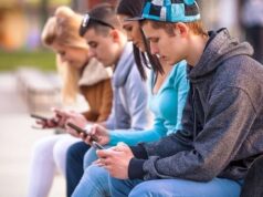 Të rinjtë e varur nga mediat sociale ndihen më të vetmuar sesa të moshuarit te-rinjte-e-varur-nga-mediat-sociale-ndihen-me-te-vetmuar-sesa-te-moshuarit