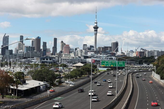 zelande-e-re:-kostot-e-jeteses-largojne-nje-numer-rekord-te-rinjsh