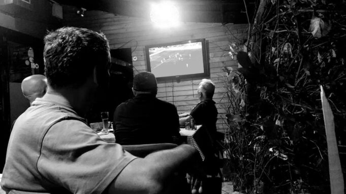 deputeti-i-pdk-se:-dy-njerez-nuk-rrezohen-nga-pushteti,-albin-kurti-dhe-agin-ademi