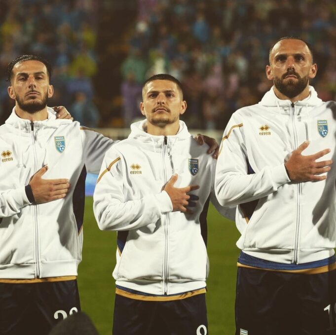 florent-muslija-e-pranon-qe-u-largua-pa-leje-nga-hoteli-dhe-kerkon-falje!