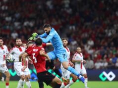 Gjeorgjia thyen kështjellën kuqezi gjeorgjia-thyen-keshtjellen-kuqezi