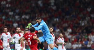 Gjeorgjia thyen kështjellën kuqezi gjeorgjia-thyen-keshtjellen-kuqezi