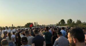 Pas dy muajsh protestë në aksin Thumanë-Kashar, pranohet kërkesa e banorëve për hyrje – dalje në zonat e tyre pas-dy-muajsh-proteste-ne-aksin-thumane-kashar,-pranohet-kerkesa-e-banoreve-per-hyrje-–-dalje-ne-zonat-e-tyre