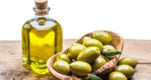 Vaji i ullirit ndihmon edhe në humbjen e peshës vaji-i-ullirit-ndihmon-edhe-ne-humbjen-e-peshes