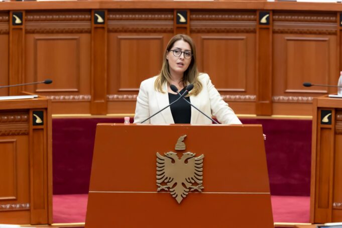 manastirliu-per-rishikimin-e-buxhetit:-me-shume-financim-per-arsimin,-mbeshtetje-per-mesuesit-dhe-infrastrukturen-shkollore