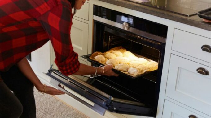 tri-gjerat-qe-nuk-duhet-t’i-fusni-kurre-ne-furre