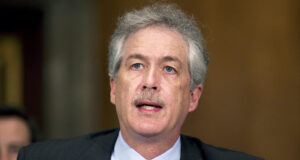 Analiza e Institutit Robert Lansing: Vuçiç mund të jetë duke orkestruar plan për zhvendosjen e serbëve të Kosovës në Serbi analiza-e-institutit-robert-lansing:-vucic-mund-te-jete-duke-orkestruar-plan-per-zhvendosjen-e-serbeve-te-kosoves-ne-serbi