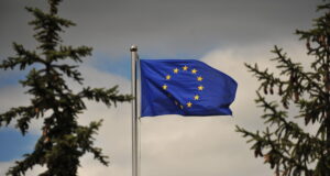 Kosova kërkon pyetësorin e anëtarësimit dhe statusin e kandidatit mes thirrjeve të BE-së për uljen e tensioneve në veri kosova-kerkon-pyetesorin-e-anetaresimit-dhe-statusin-e-kandidatit-mes-thirrjeve-te-be-se-per-uljen-e-tensioneve-ne-veri