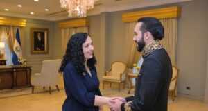 Osmani uron “diktatorin më ‘cool’ në botë” për ditën e pavarësisë osmani-uron-“diktatorin-me-‘cool’-ne-bote”-per-diten-e-pavaresise