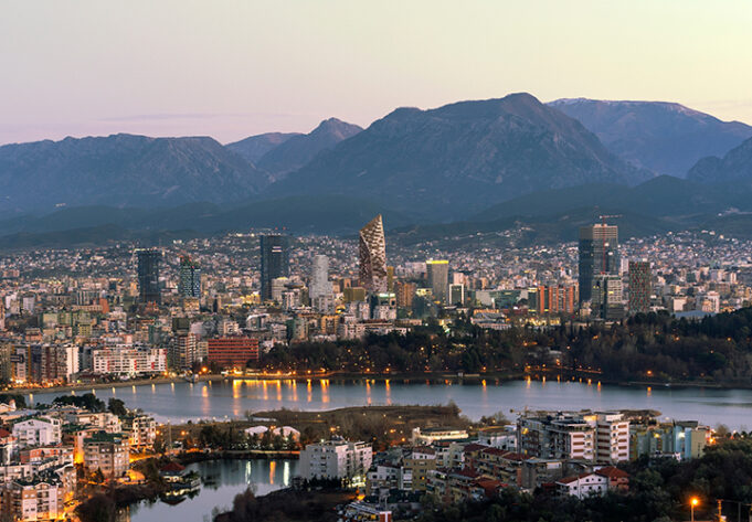 shqiptaret-jane-me-optimistet-e-rajonit,-sipas-barometrit-te-ballkanit-2024