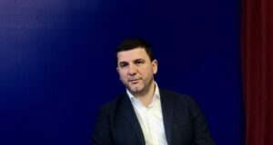 Krasniqi: Kurti propagandën e ka mjeshtri, veriu është instrumentalizuar për qëllime elektorale krasniqi:-kurti-propaganden-e-ka-mjeshtri,-veriu-eshte-instrumentalizuar-per-qellime-elektorale