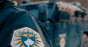 Një person theret me thikë në oborrin e Emergjencës në Gjilan nje-person-theret-me-thike-ne-oborrin-e-emergjences-ne-gjilan