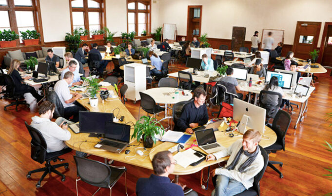 nje-mjedis-social-ne-pune-eshte-me-produktiv