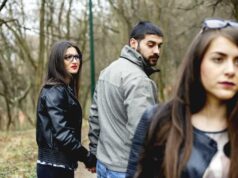 Ç’të bëni kur ai shikon femrat e tjera? c’te-beni-kur-ai-shikon-femrat-e-tjera?