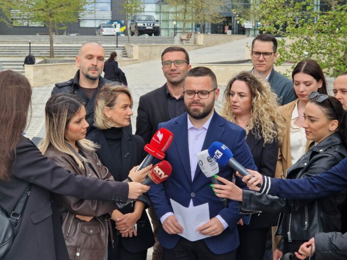 agk-ja-denon-gjuhen-sulmuese-te-kryeministrit-kurti-ndaj-medieve