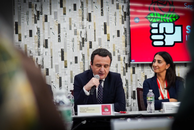 “regjimi-i-vjeter-po-i-paguan-mediet-me-para-te-pista”-–-nga-internacionalja-socialiste,-kurti-sulmon-mediat-dhe-opoziten