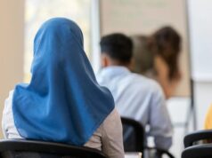 Agusholli: Nga e hëna nxënësja me mbulesë kthehet në shkollë agusholli:-nga-e-hena-nxenesja-me-mbulese-kthehet-ne-shkolle