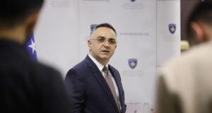 Tahiri pasi qeveria dështoi të ekzekutojë pagat: O djem mos luani me shtet! tahiri-pasi-qeveria-deshtoi-te-ekzekutoje-pagat:-o-djem-mos-luani-me-shtet!