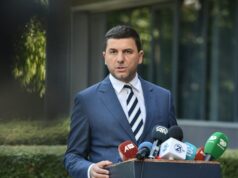 Krasniqi godet Qeverinë: Dhjetë herë e kanë shkel Kushtetutën, qerpiku nuk iu trembet krasniqi-godet-qeverine:-dhjete-here-e-kane-shkel-kushtetuten,-qerpiku-nuk-iu-trembet