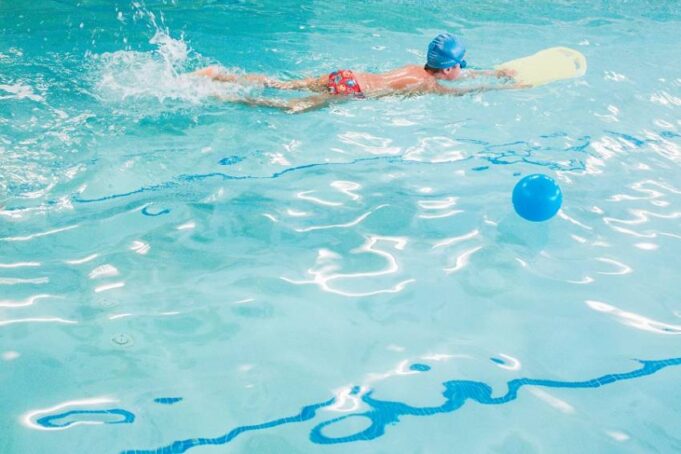 terapia-ne-uje,-per-astmen,-reumatizmin-dhe-dhimbjet-e-kurrizit