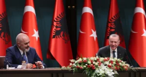 Agjenda e vizitës së Erdoganit në Tiranë: Takimi me Begajn, konferenca me Ramën e inaugurimi i xhamisë së Namazgjasë agjenda-e-vizites-se-erdoganit-ne-tirane:-takimi-me-begajn,-konferenca-me-ramen-e-inaugurimi-i-xhamise-se-namazgjase